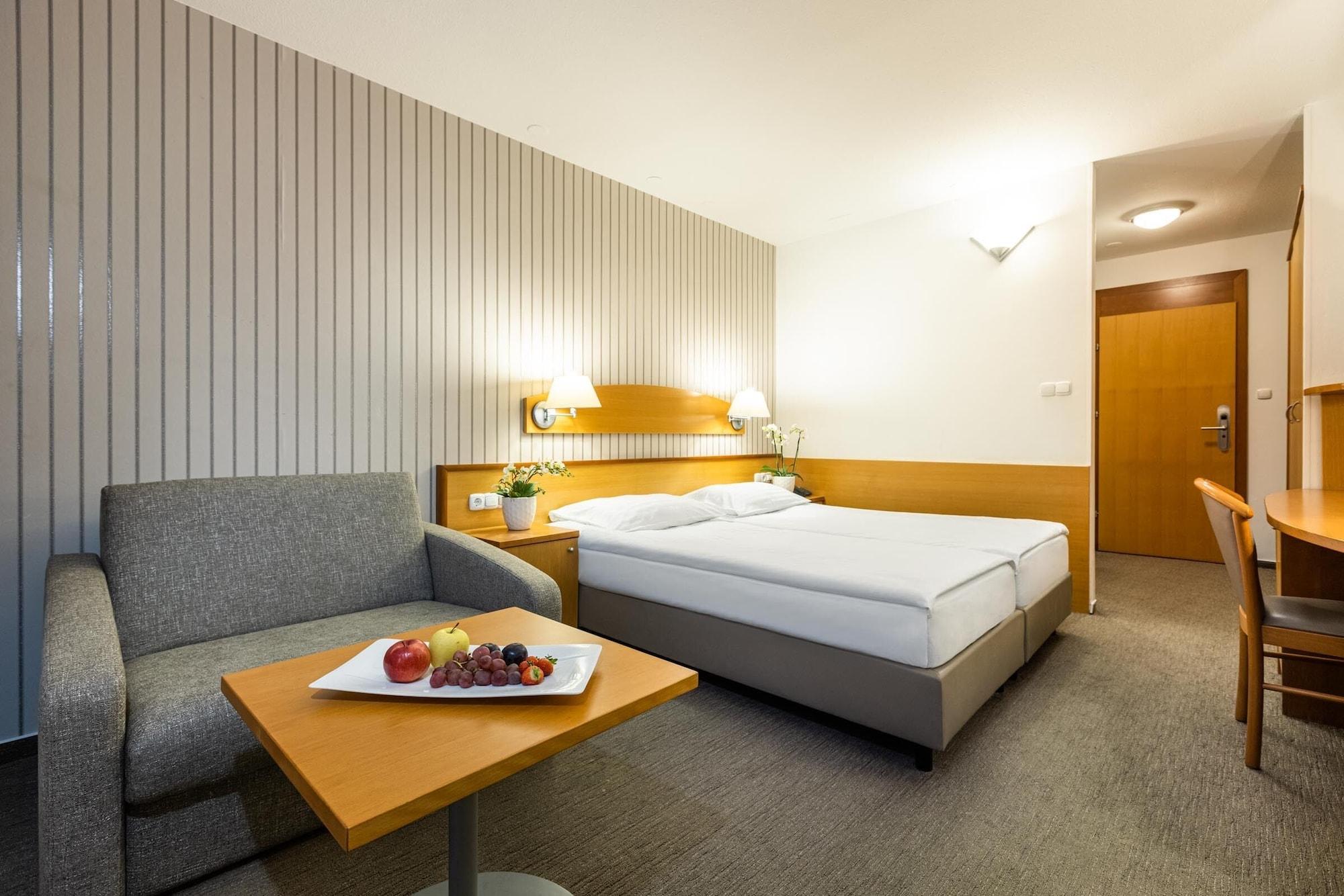 Hotel Termal - Terme 3000 - Sava Hotels & Resorts Moravske-Toplice Exteriör bild